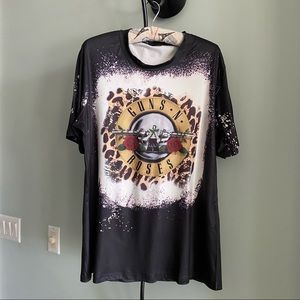 NWT LILICLOTH
GUNS AND ROSES TEE